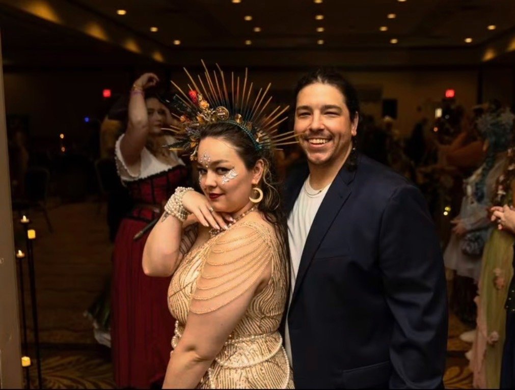 Two guests posing on the red carpet at Phantoms of the Deep - Photo by @dreamsforetold